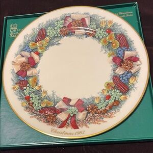 Lenox Holiday Wreath Plate with Red and Green Accents